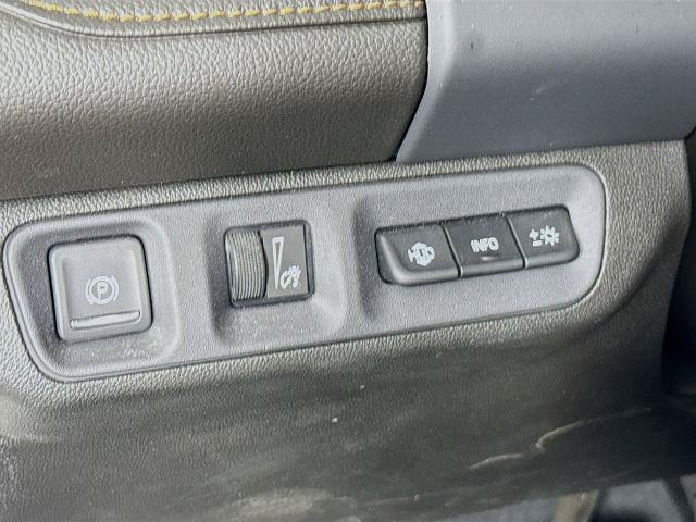 Used 2023 GMC Acadia AT4 w/ Technology Package AWD/4WD image 11