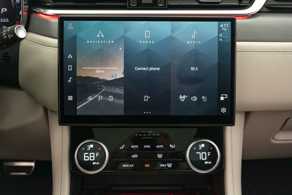 Used 2023 Jaguar F-PACE SVR image 26