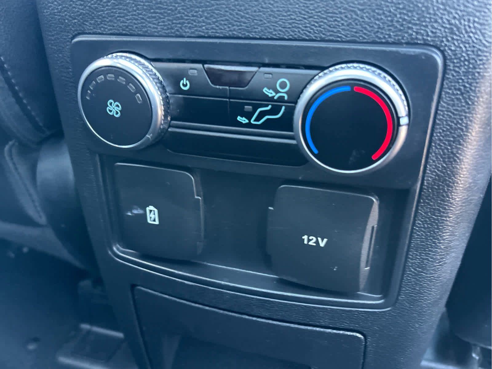 Certified 2023 Ford Explorer ST-Line w/ Class IV Trailer Tow Package image 38