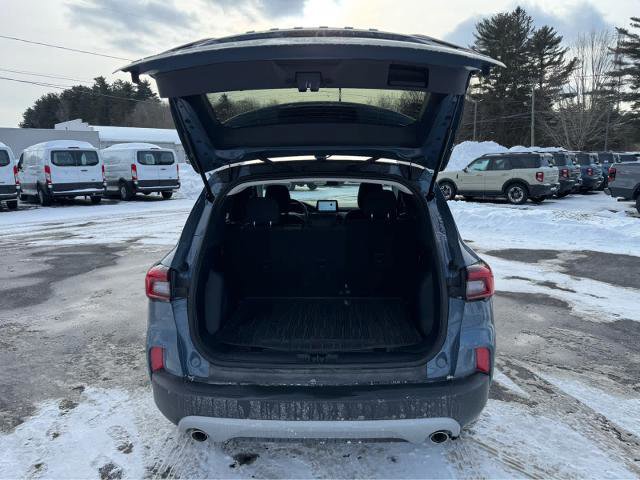 Certified 2025 Ford Escape Active w/ Cold Weather Package image 9