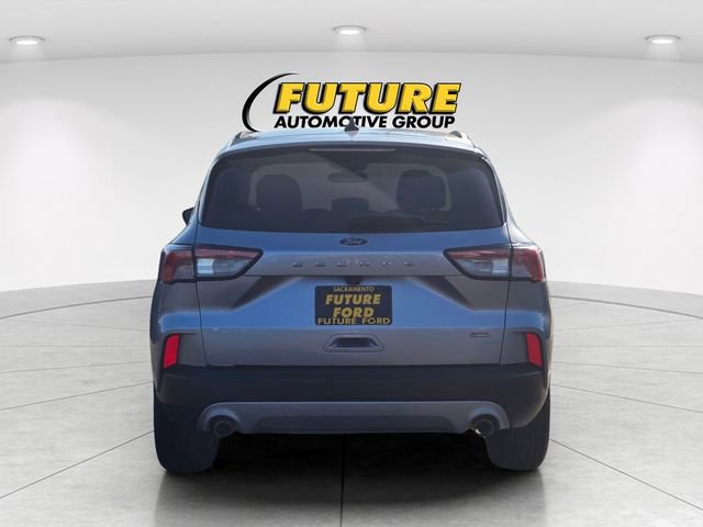 Certified 2022 Ford Escape Titanium image 3
