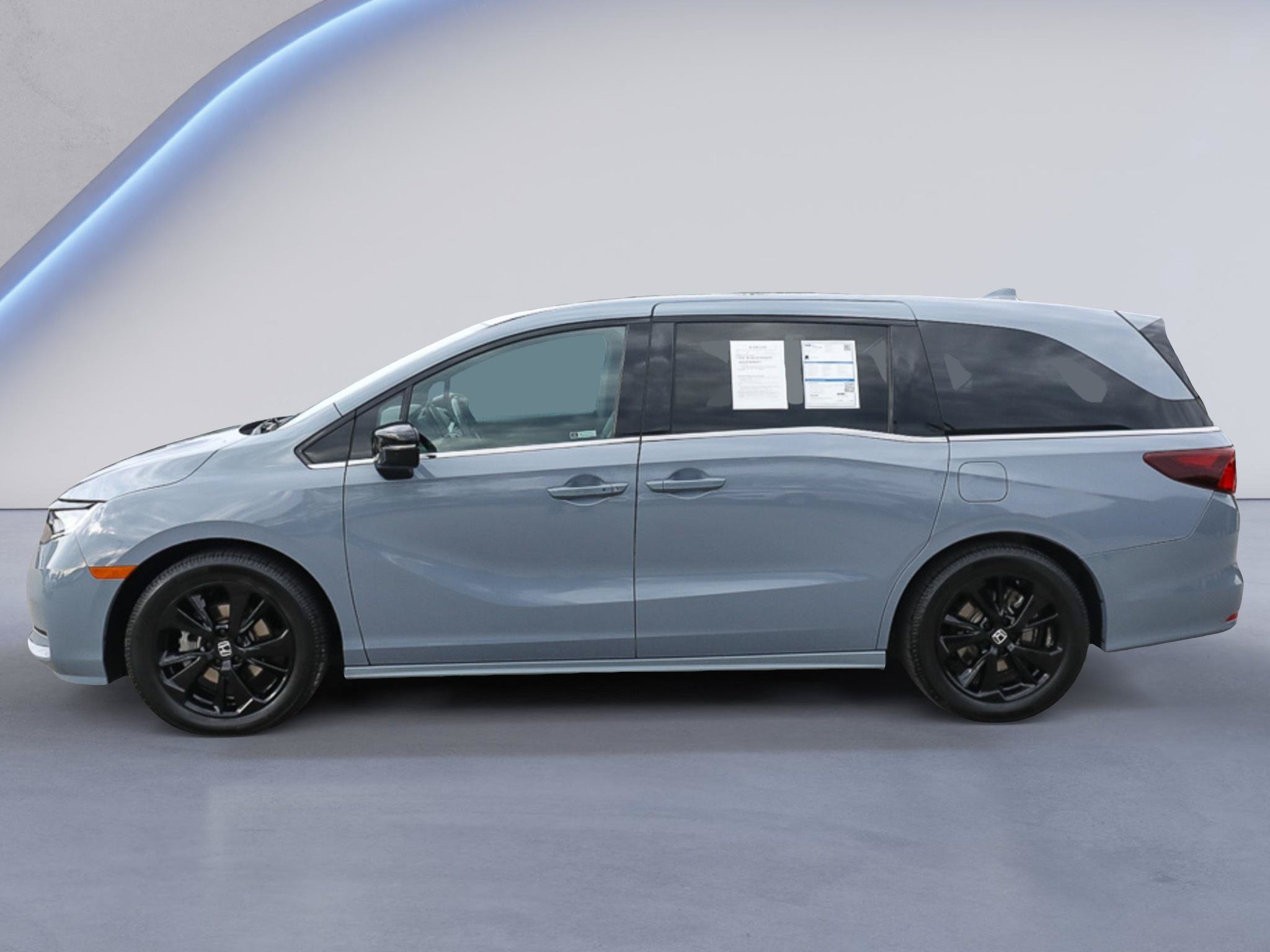 Used 2023 Honda Odyssey Sport image 3
