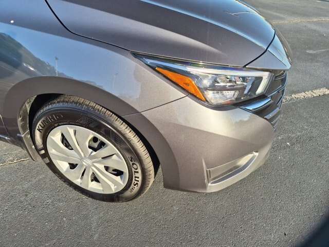 Used 2025 Nissan Versa S w/ Trunk Package FWD image 10