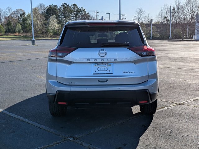 Used 2024 Nissan Rogue SV AWD/4WD image 5