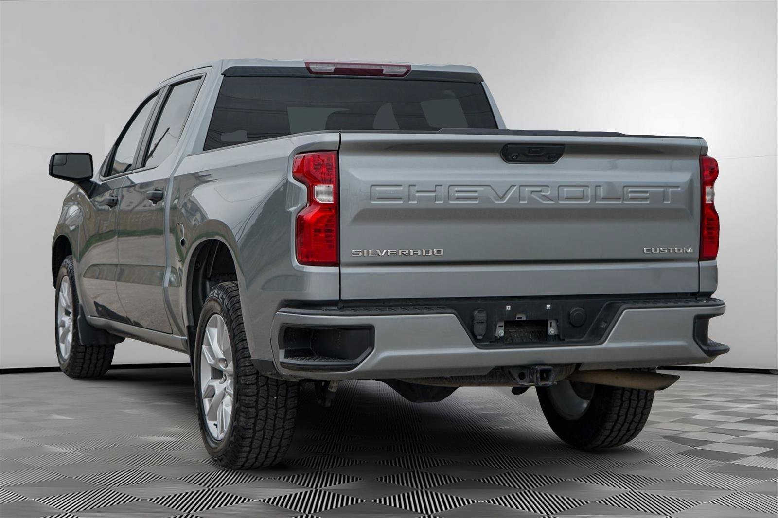 Used 2023 Chevrolet Silverado 1500 Custom RWD image 6