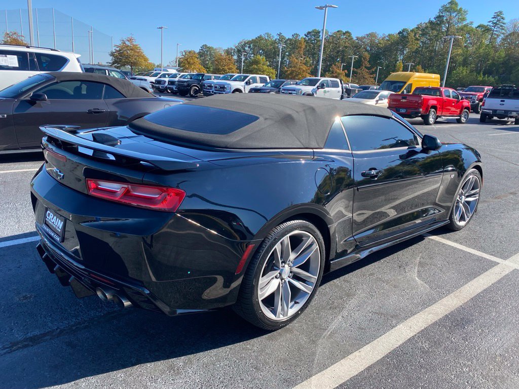 Used 2017 Chevrolet Camaro LT w/ Technology Package RWD image 27
