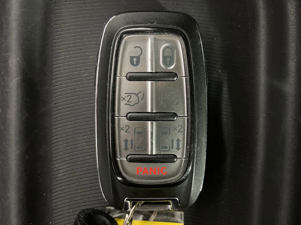 Used 2020 Chrysler Pacifica Touring w/ S Appearance Package image 34