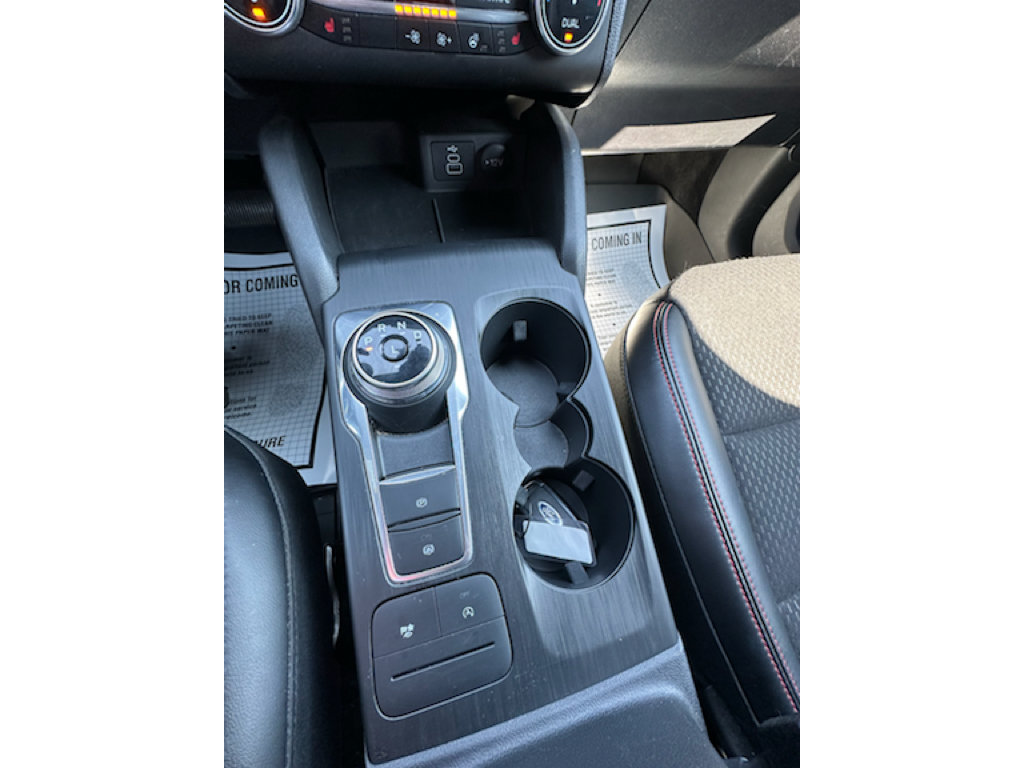 Certified 2025 Ford Escape ST-Line Select AWD/4WD image 9