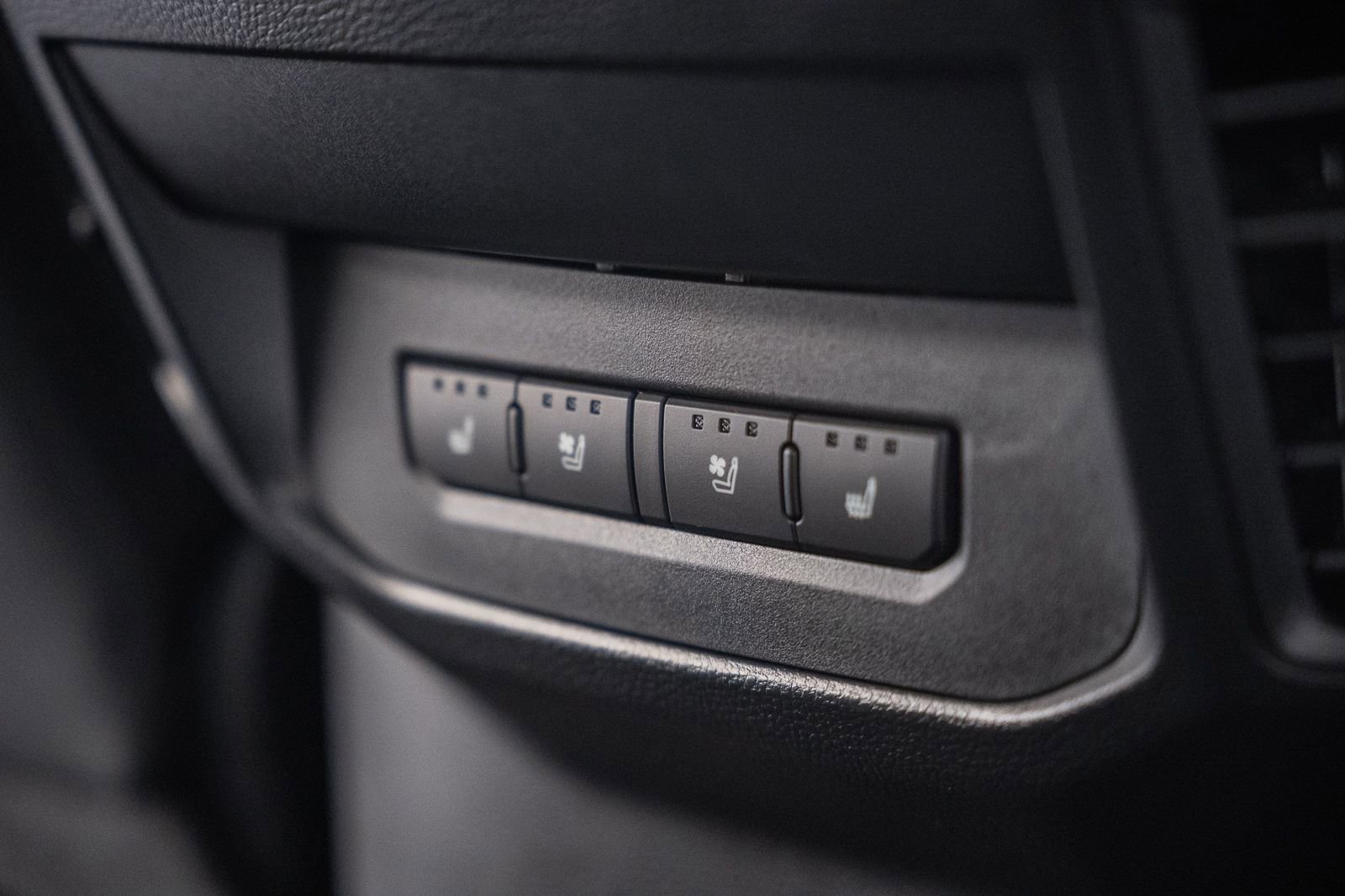 Used 2024 Toyota Tundra Platinum image 42