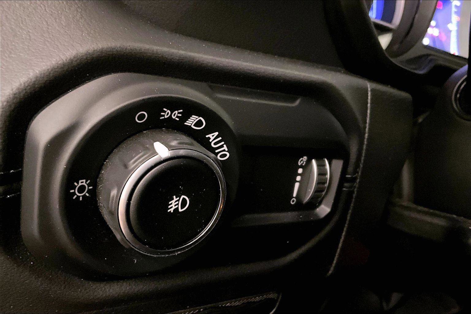 Used 2024 Jeep Wrangler Sahara w/ Technology Group image 30