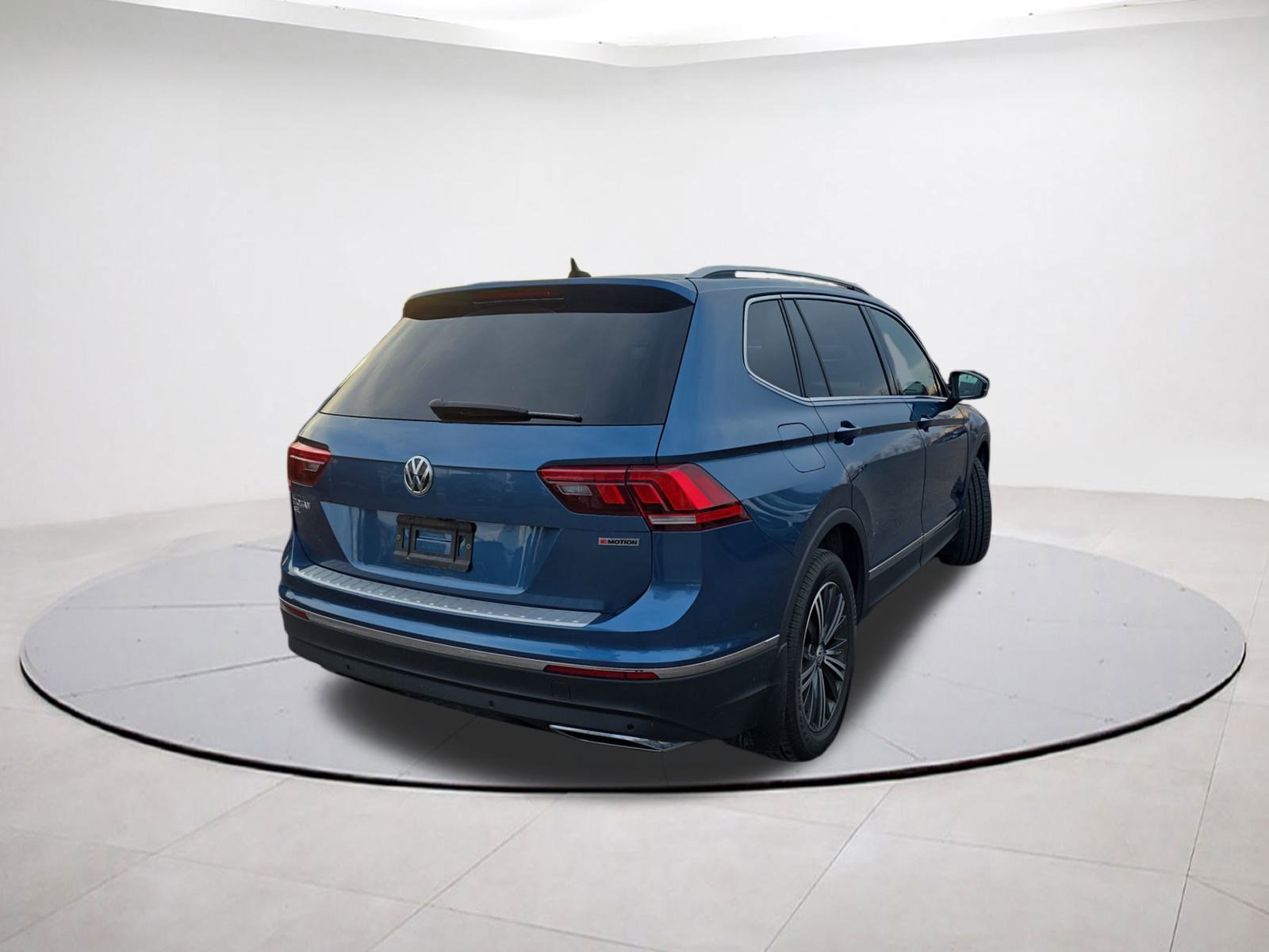 Used 2019 Volkswagen Tiguan SEL w/ 3rd Row Seat Package image 7
