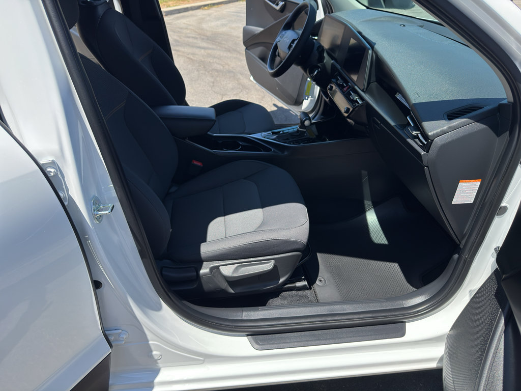 Used 2025 Kia Niro LX FWD image 22