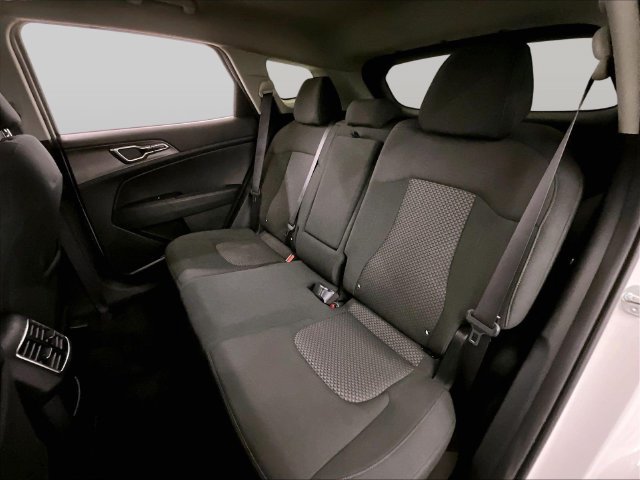 Used 2023 Kia Sportage LX AWD/4WD image 25