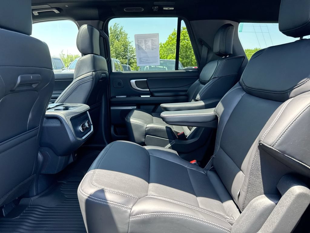 Certified 2025 Ford Expedition Max Platinum w/ Stealth Performance Package AWD/4WD image 24