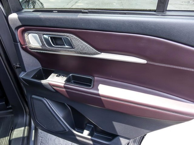 Certified 2025 Ford Explorer Platinum image 32