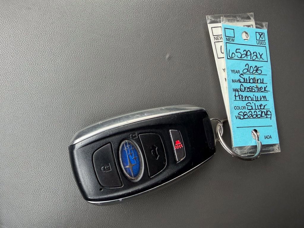 Used 2025 Subaru Crosstrek 2.0i Premium image 28