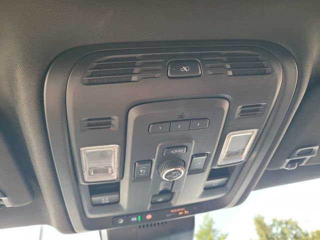 Used 2024 GMC Yukon XL Denali Ultimate AWD/4WD image 23