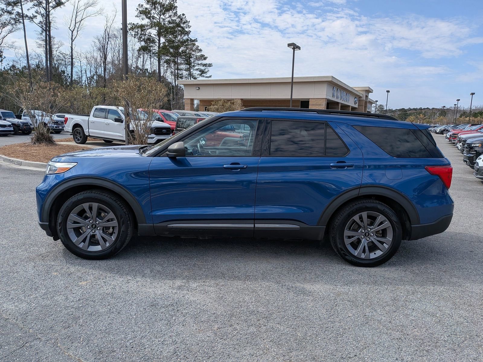 Certified 2021 Ford Explorer XLT w/ Equipment Group 202A image 2