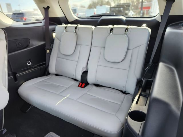 Certified 2025 Ford Explorer Platinum w/ LUX Leather Package image 18