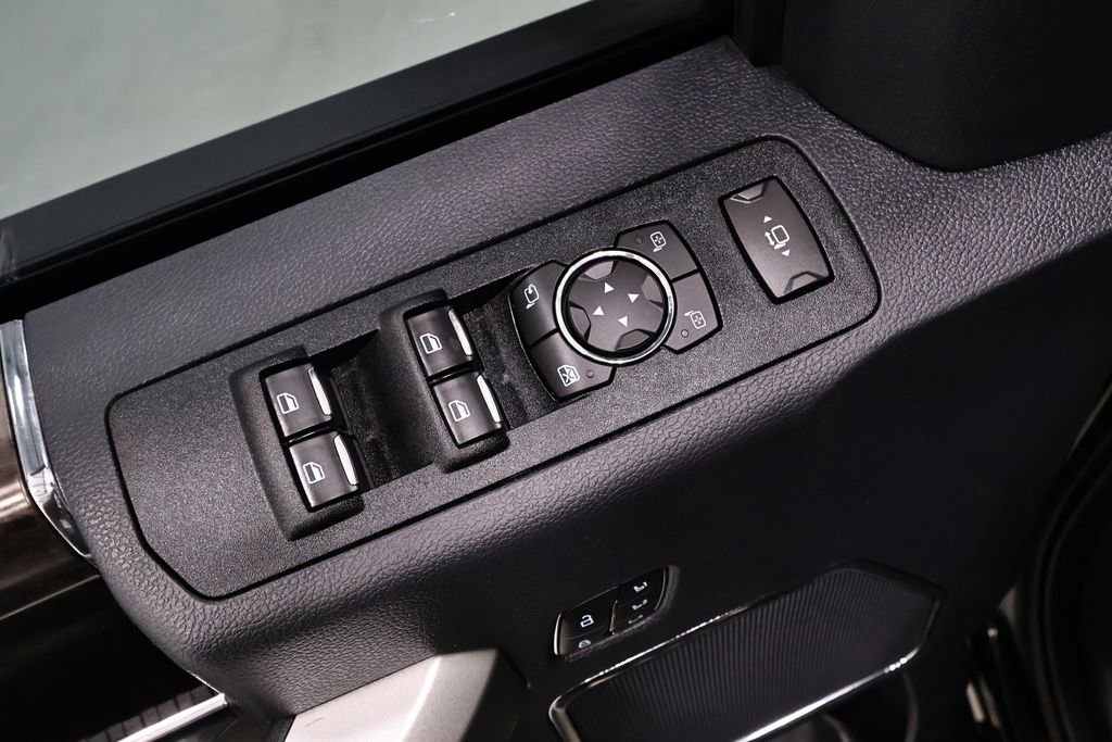 Certified 2022 Ford F350 Lariat w/ Tremor Off-Road Package image 9