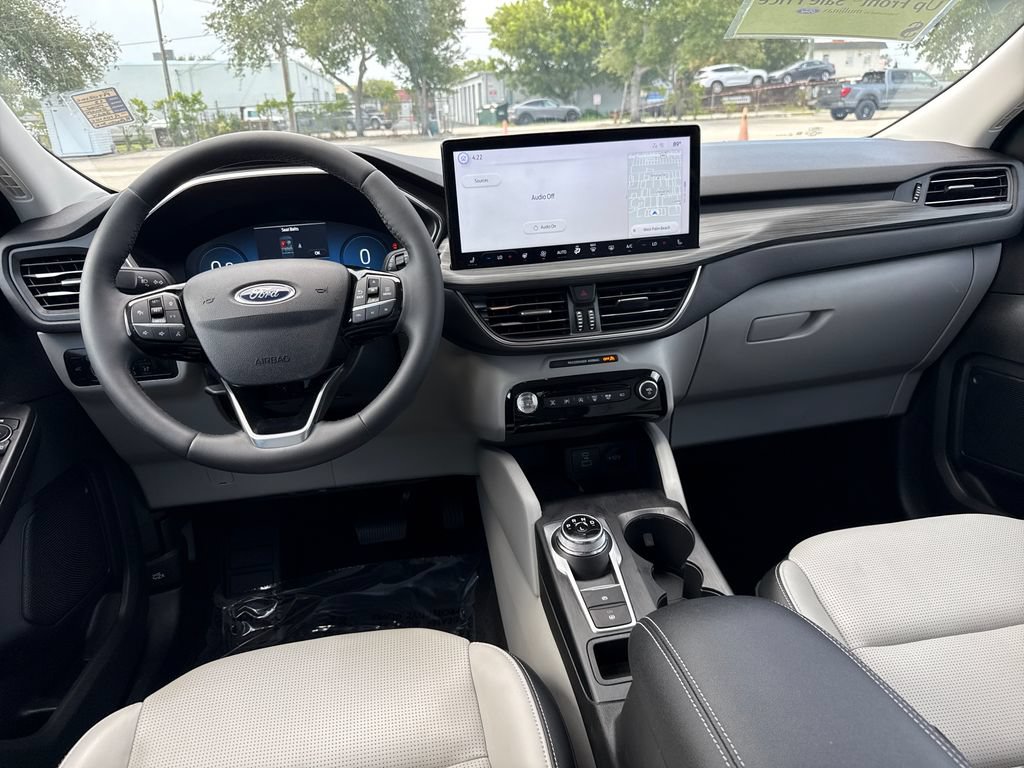 Certified 2023 Ford Escape Platinum AWD/4WD image 6