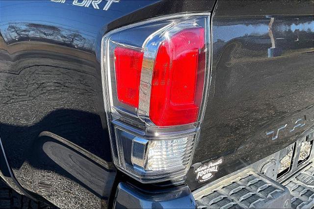 Used 2022 Toyota Tacoma TRD Sport w/ Technology Package image 36
