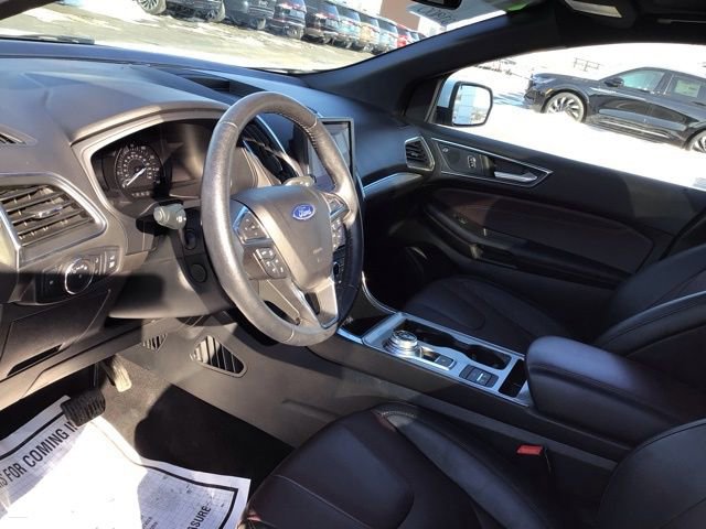 Certified 2022 Ford Edge Titanium w/ Equipment Group 301A AWD/4WD image 8