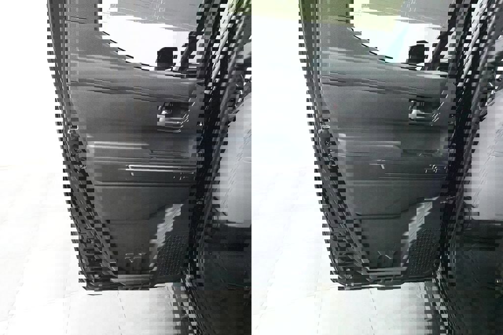 Used 2025 Toyota Tacoma TRD Sport AWD/4WD image 23