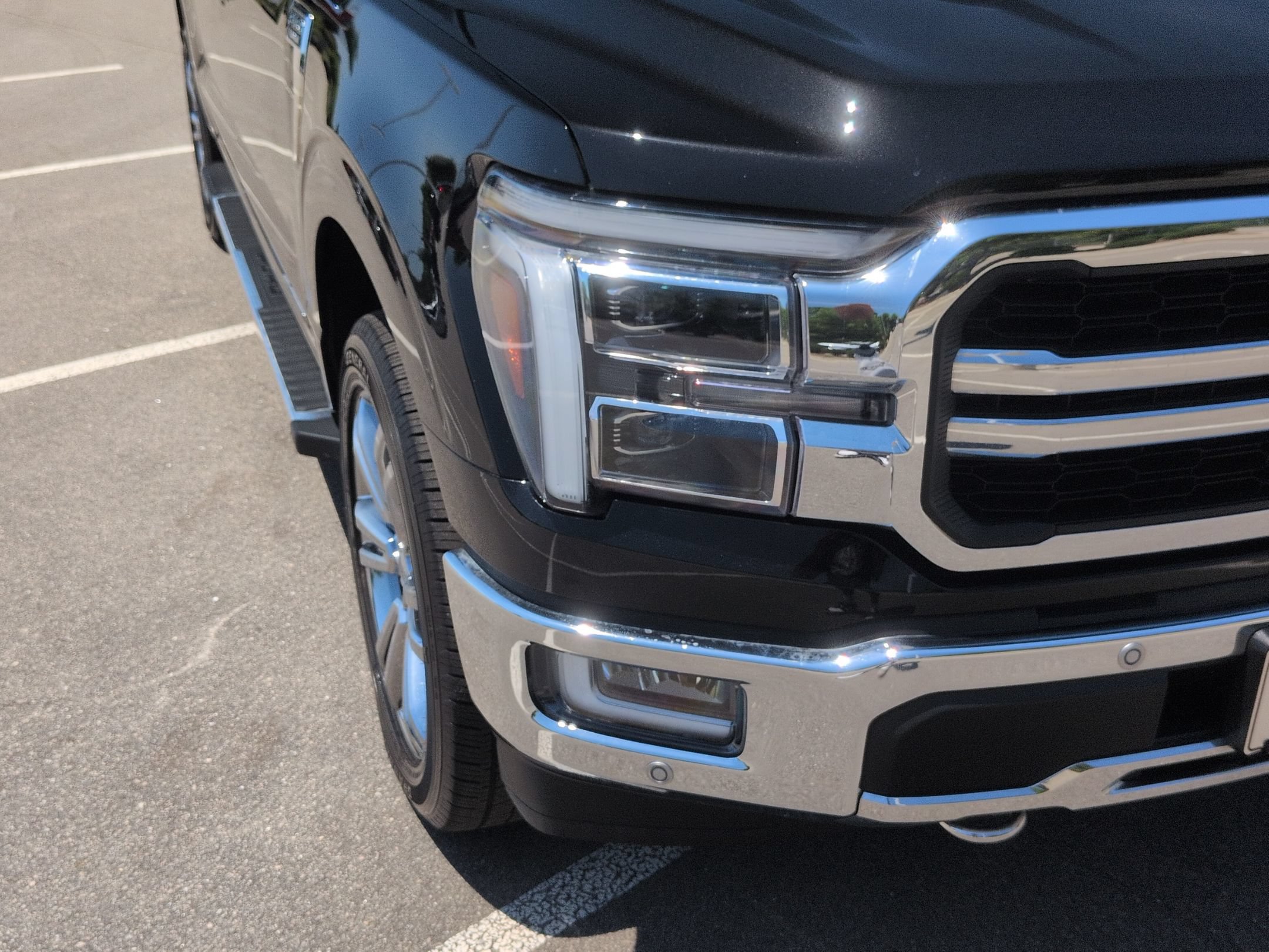 Certified 2024 Ford F150 Lariat w/ Equipment Group 502A High AWD/4WD image 10