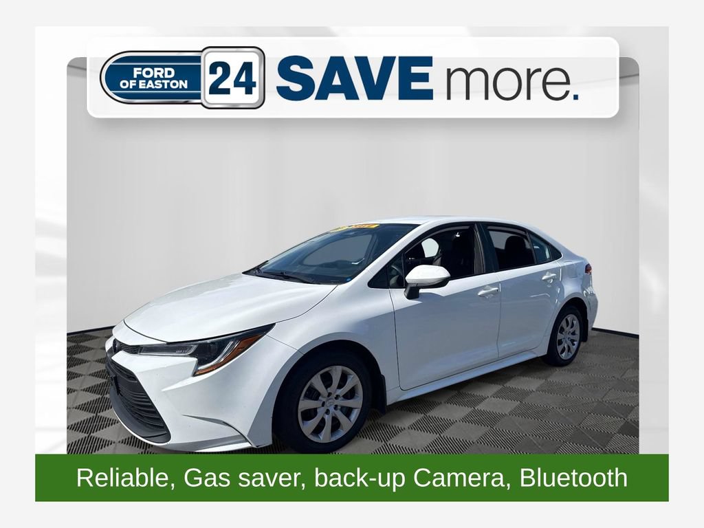 Used 2025 Toyota Corolla LE FWD image 1