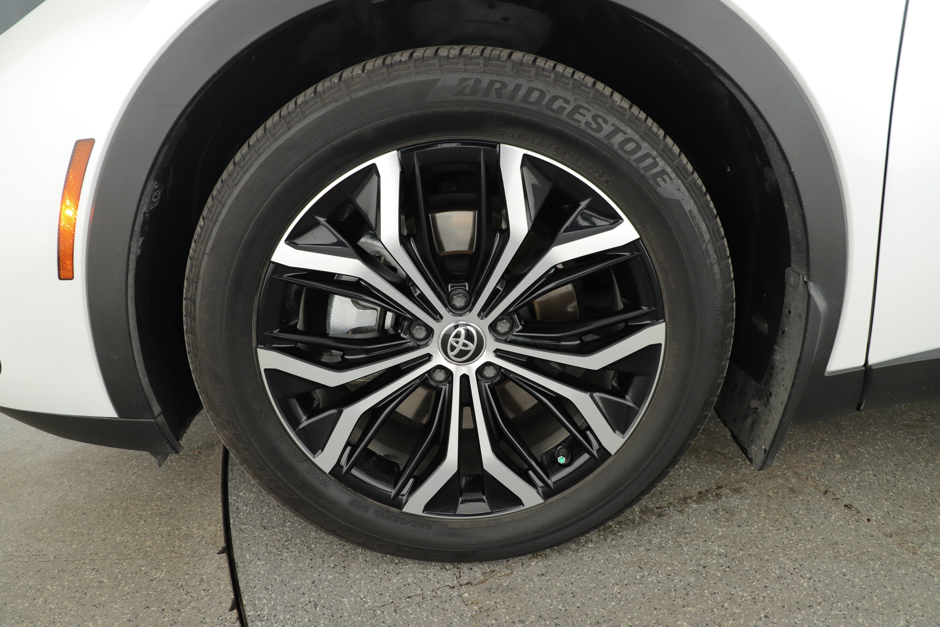 Used 2024 Toyota Crown Limited image 7