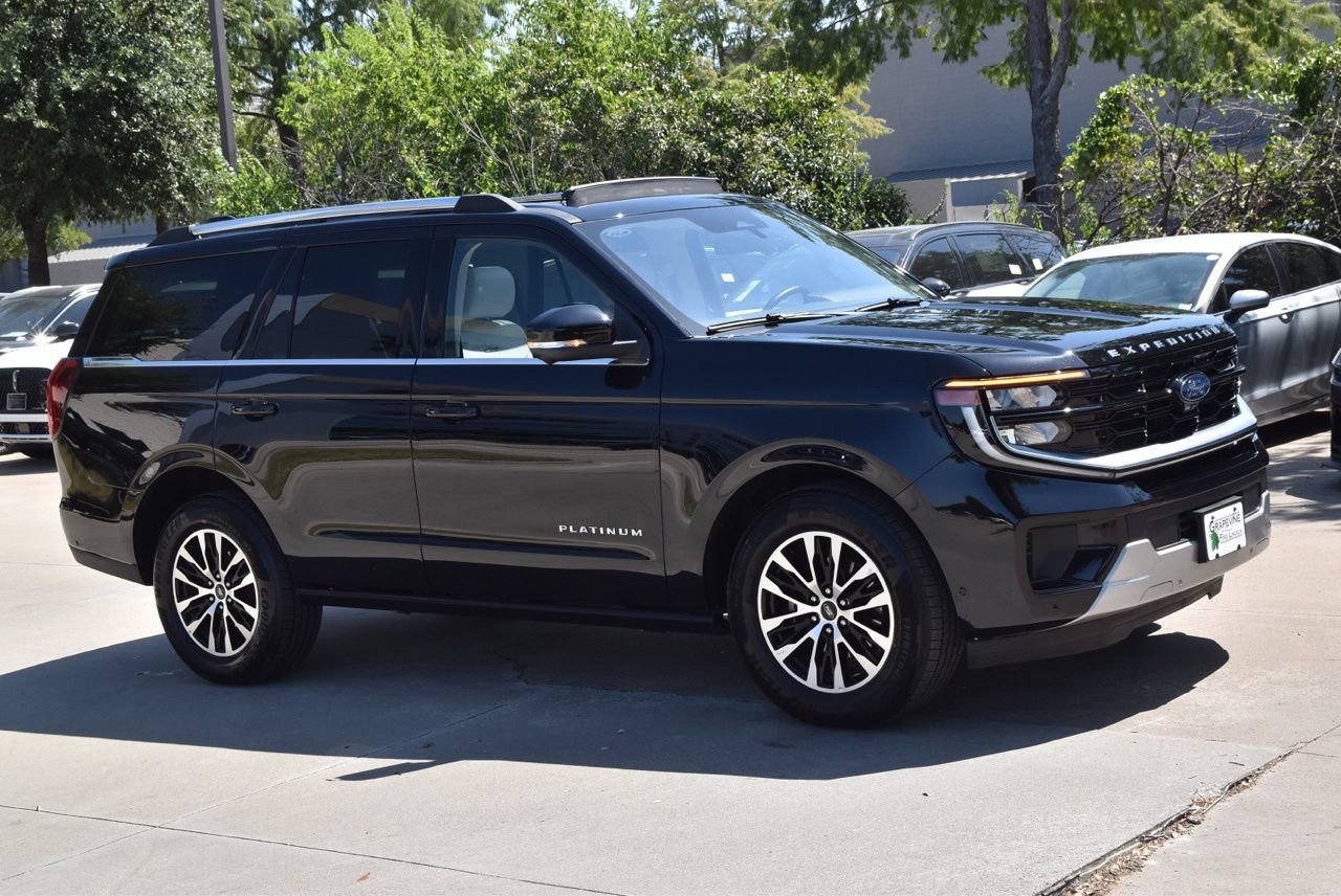 Certified 2025 Ford Expedition Platinum AWD/4WD image 5