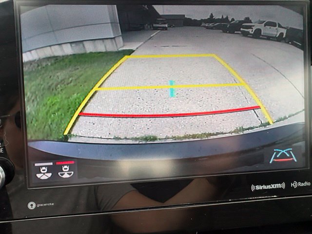 Used 2024 Toyota Camry SE AWD/4WD image 4