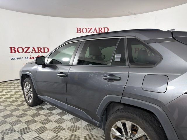 Used 2021 Toyota RAV4 XLE Premium FWD image 9