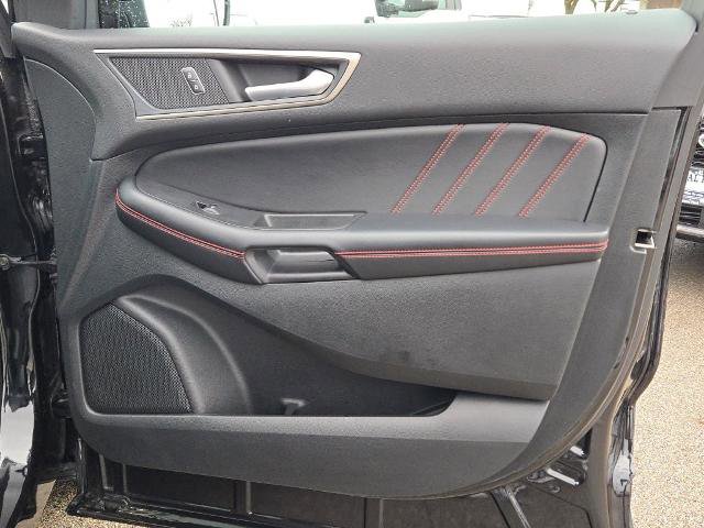 Certified 2022 Ford Edge ST-Line w/ Class II Trailer Tow Package image 7