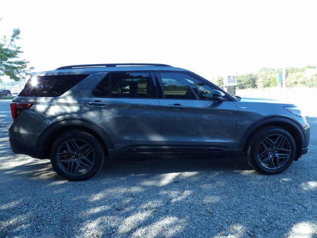Certified 2025 Ford Explorer ST-Line w/ ST-Line Street Pack AWD/4WD image 6