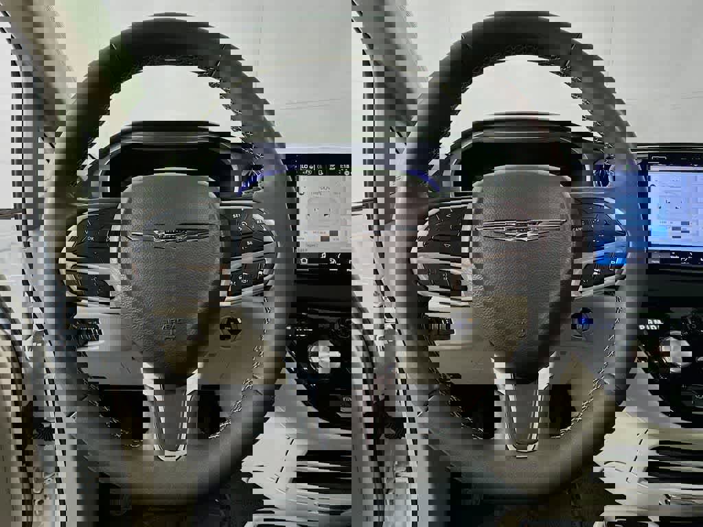 Used 2024 Chrysler Pacifica Touring-L image 19