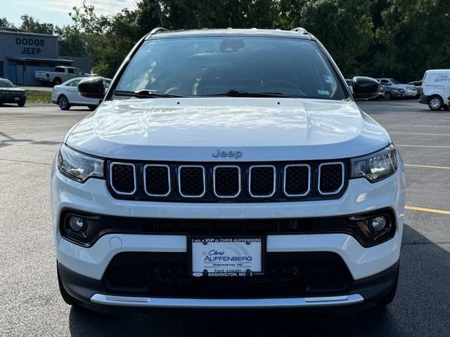 Used 2023 Jeep Compass Limited AWD/4WD image 9