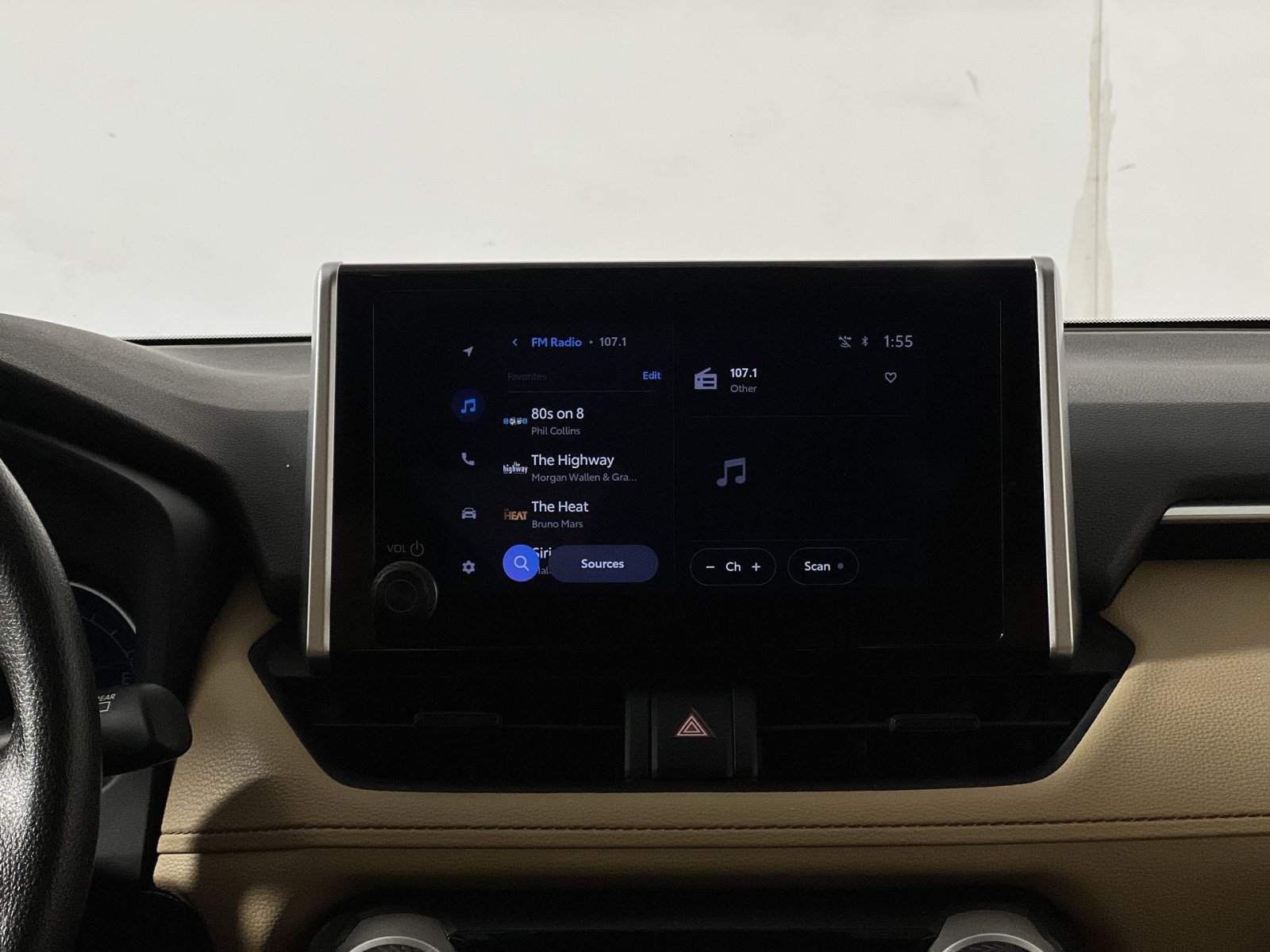 Used 2023 Toyota RAV4 LE AWD/4WD image 18