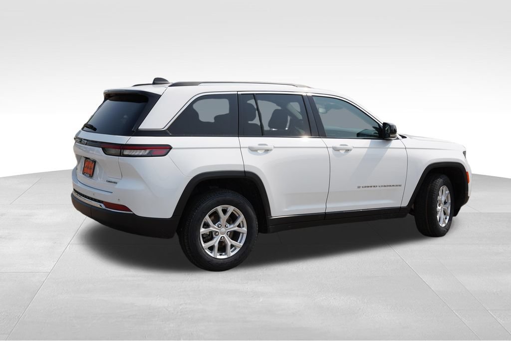 Used 2023 Jeep Grand Cherokee Limited AWD/4WD image 4