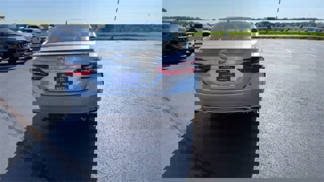 Used 2024 Toyota Camry SE image 5