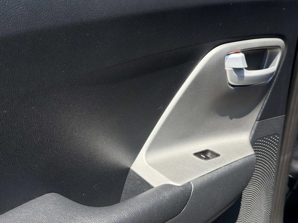 Used 2021 Kia Niro LX FWD image 18