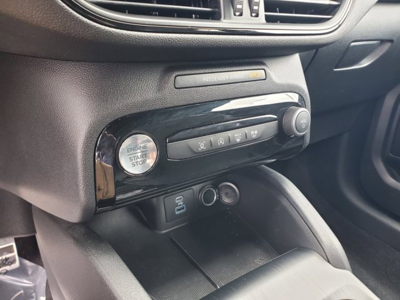 Certified 2023 Ford Escape ST-Line w/ Tech Pack #1 image 24