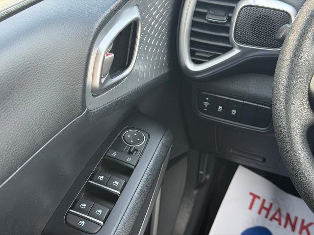 Used 2024 Kia Sportage LX image 19