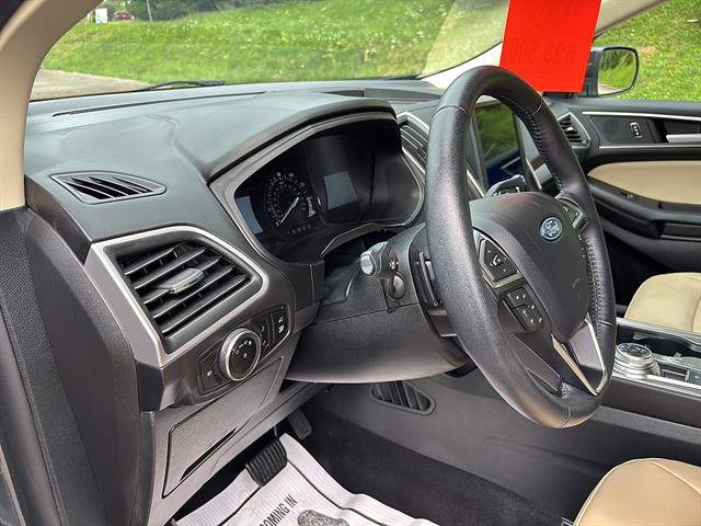 Certified 2024 Ford Edge SEL w/ Convenience Package AWD/4WD image 13