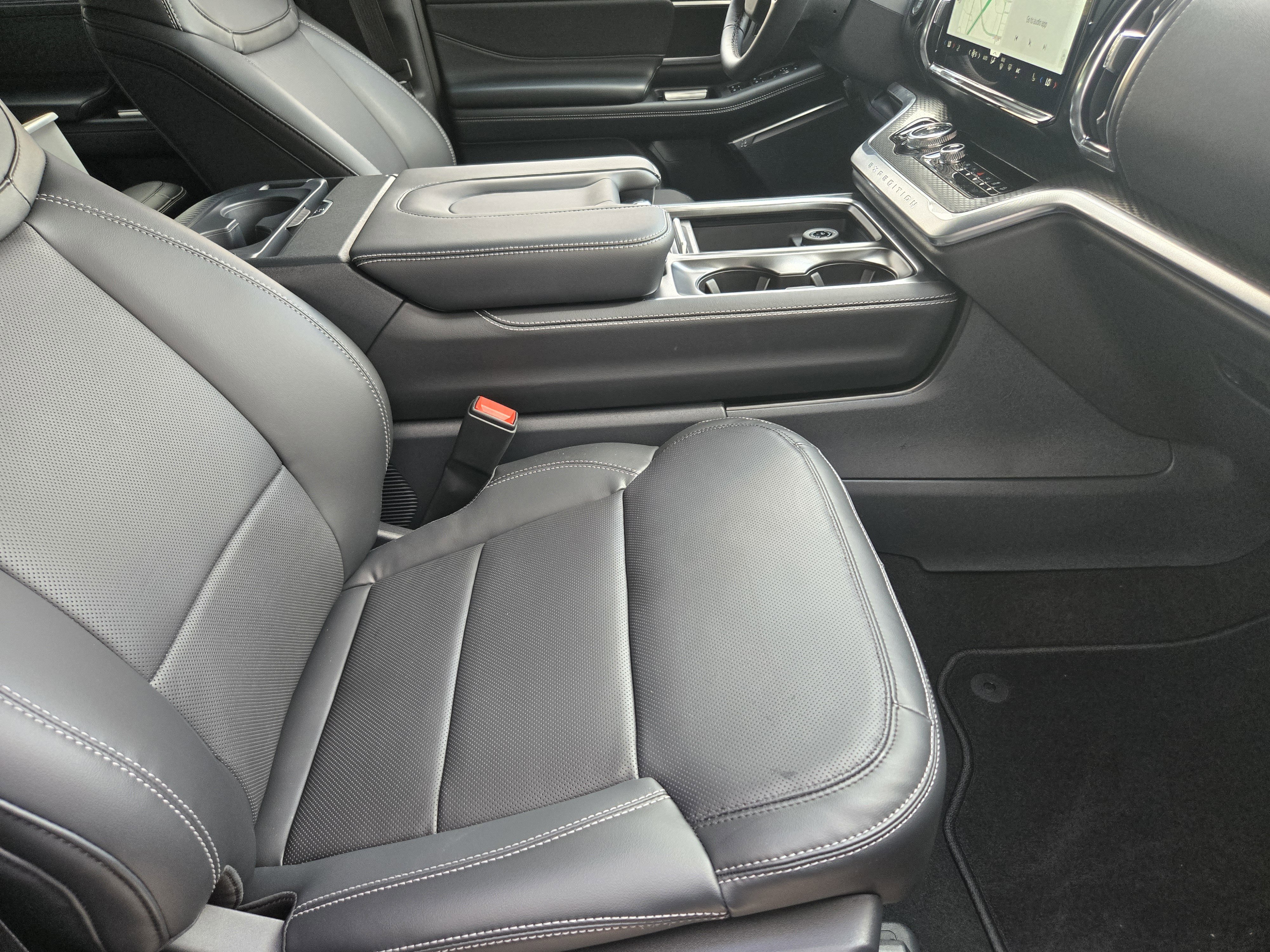 Certified 2026 Ford Expedition Max Platinum w/ Stealth Appearance Package AWD/4WD image 10