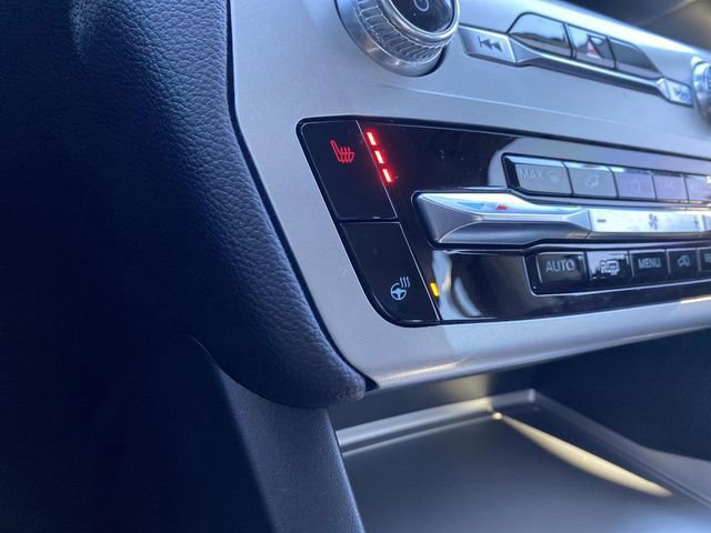 Certified 2022 Ford Explorer XLT w/ Equipment Group 202A image 11