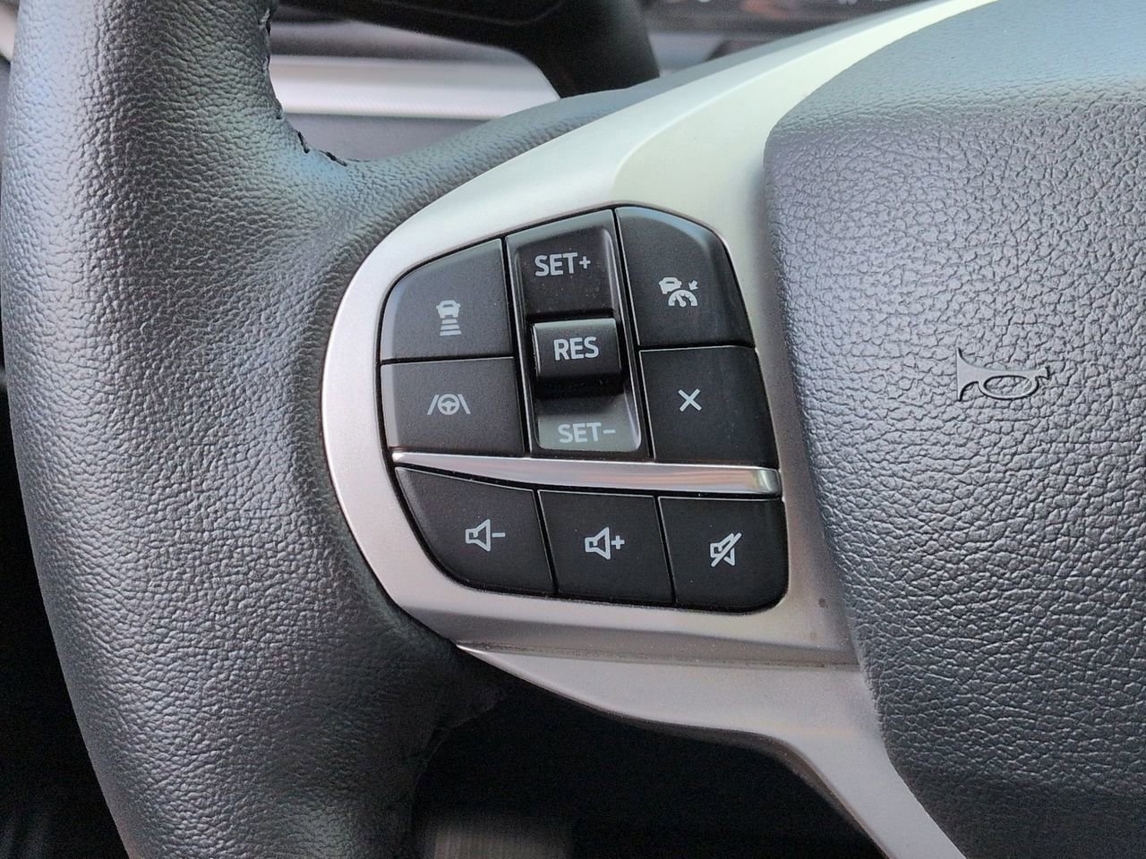 Certified 2023 Ford Explorer XLT w/ Equipment Group 202A image 25