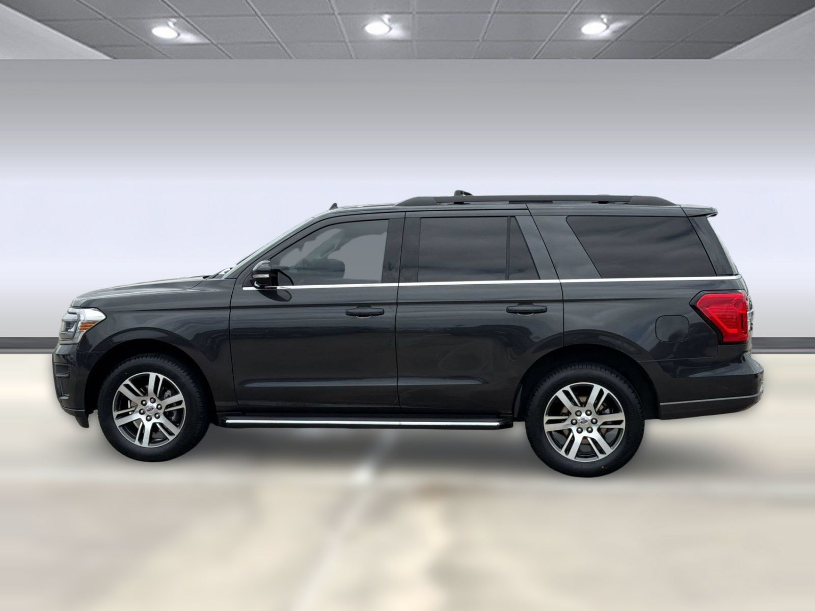 Certified 2022 Ford Expedition XLT RWD image 2