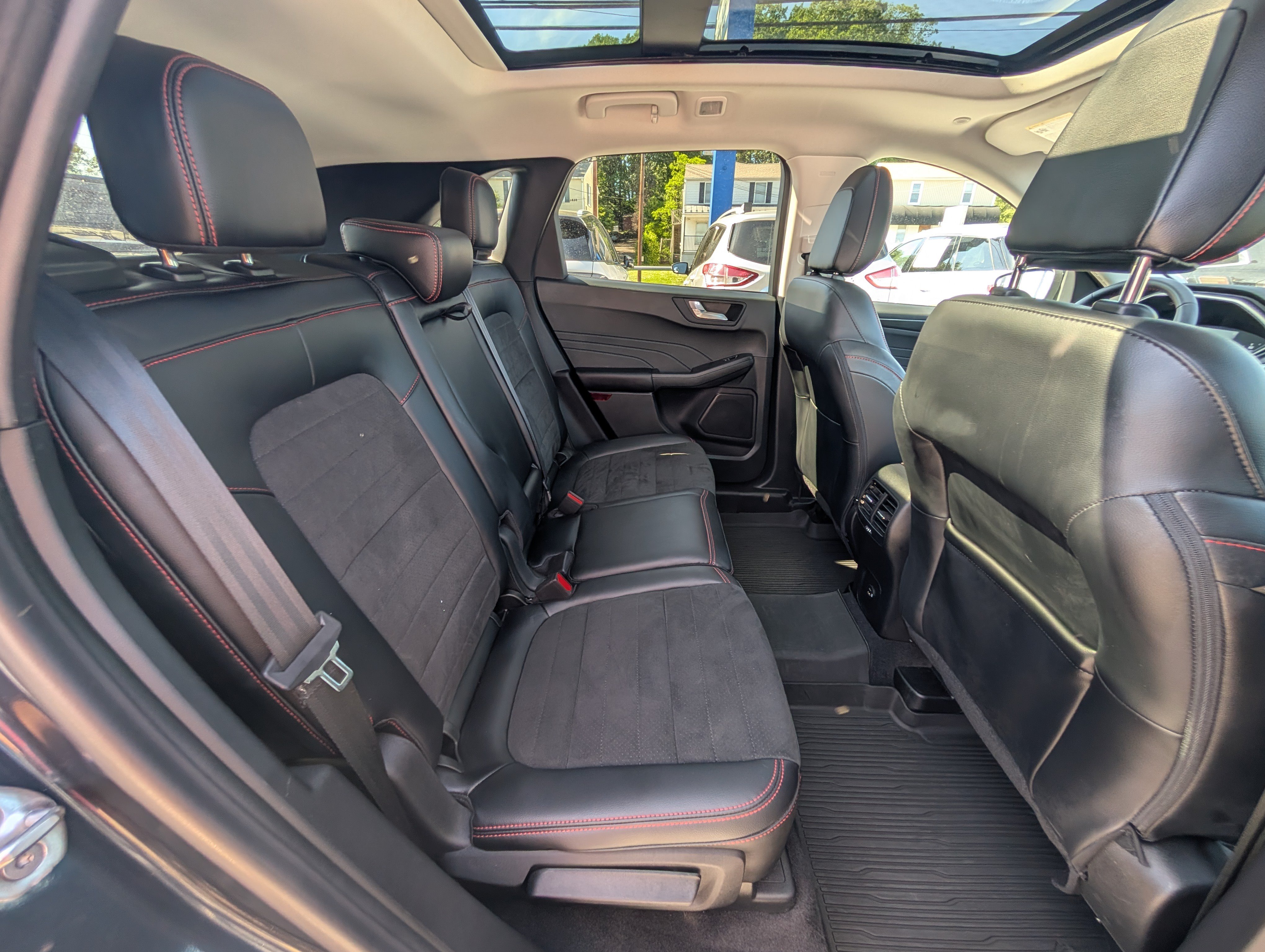 Certified 2022 Ford Escape SEL w/ SEL Stealth AWD Package image 13